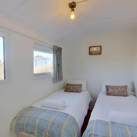 G17 St Meva, Riviere Towans Holiday home *